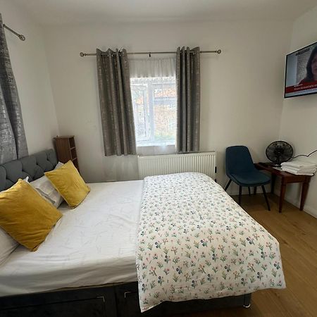Luxury Ensuite 2Nd Studio Flat With Great Views In Keedonwood Road With Fully Own Bathroom Newly Added And Private Kitchenette Бромли Экстерьер фото