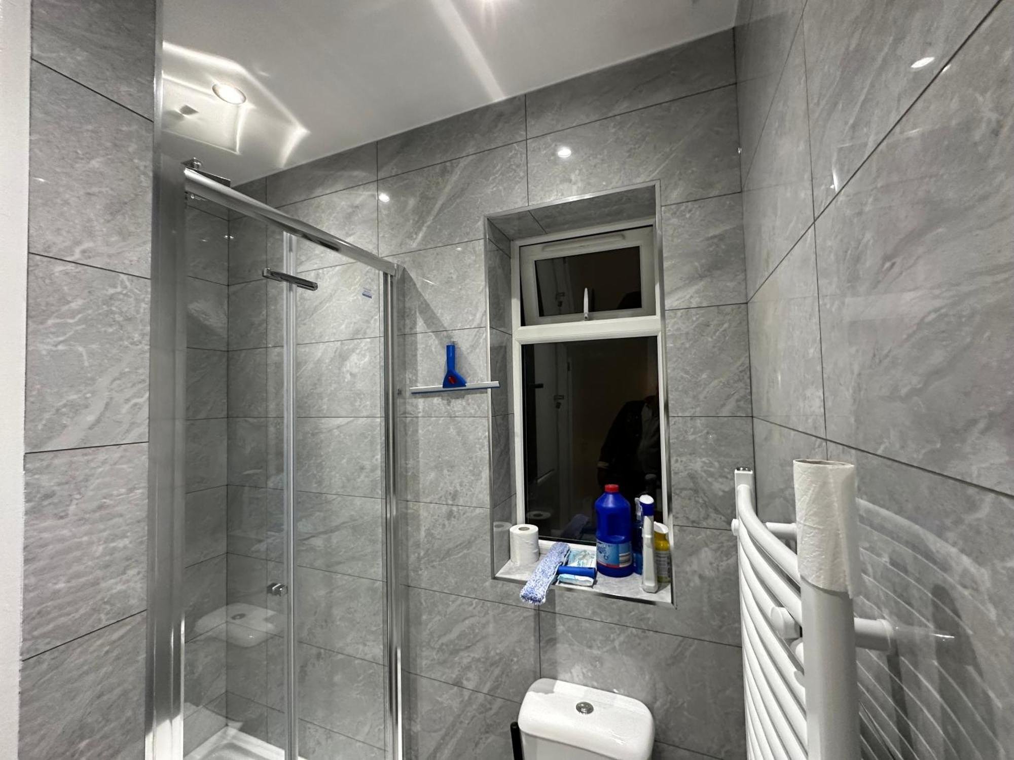 Luxury Ensuite 2Nd Studio Flat With Great Views In Keedonwood Road With Fully Own Bathroom Newly Added And Private Kitchenette Бромли Экстерьер фото