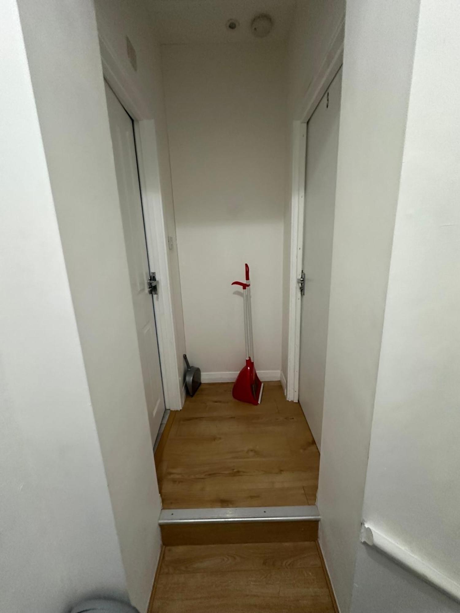 Luxury Ensuite 2Nd Studio Flat With Great Views In Keedonwood Road With Fully Own Bathroom Newly Added And Private Kitchenette Бромли Экстерьер фото