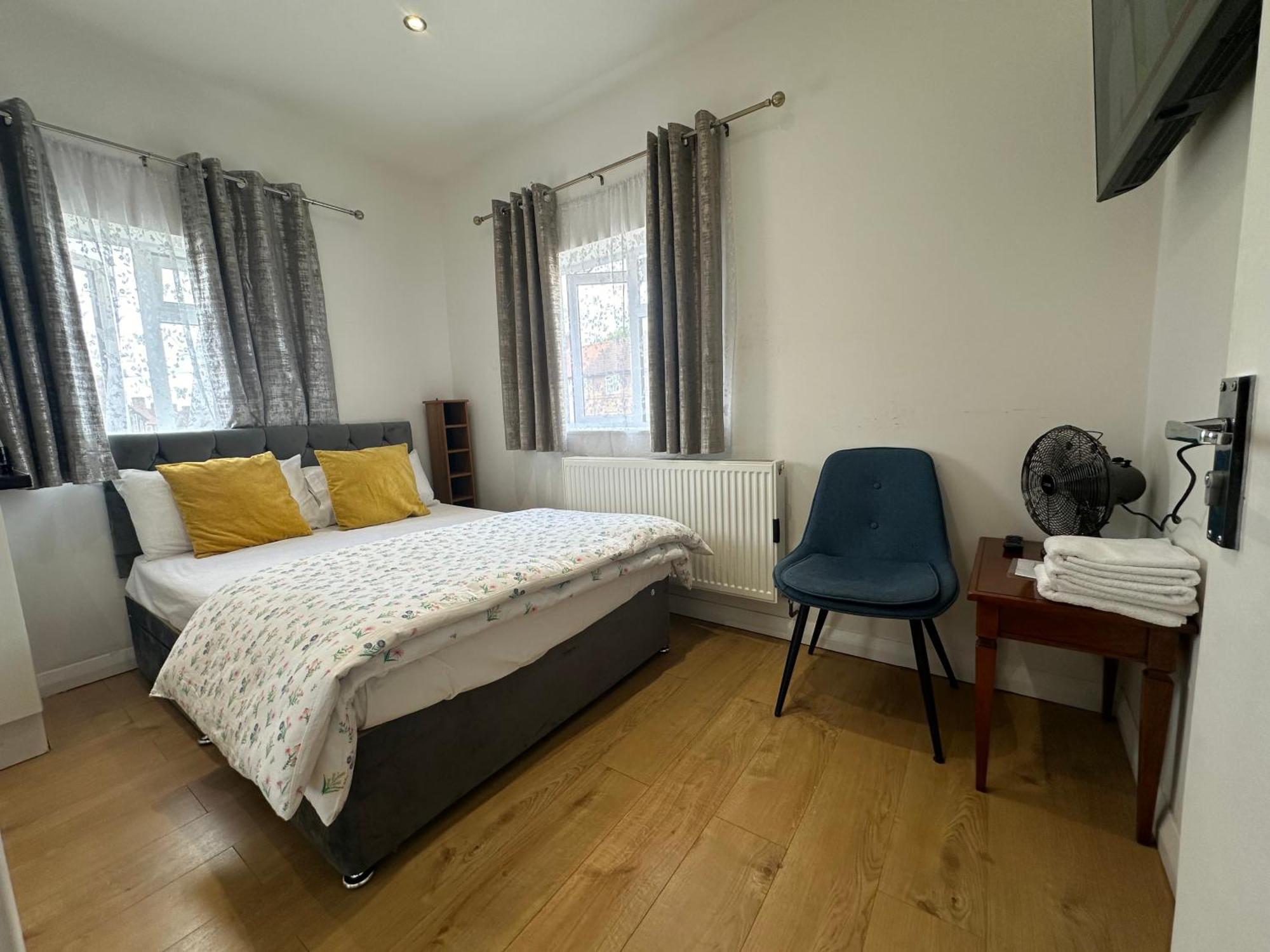 Luxury Ensuite 2Nd Studio Flat With Great Views In Keedonwood Road With Fully Own Bathroom Newly Added And Private Kitchenette Бромли Экстерьер фото